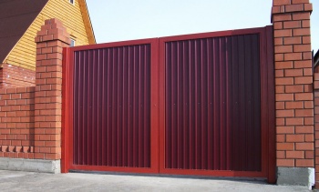 Распашные ворота с ручным управлением - пример 16 фото под ключ с установкой