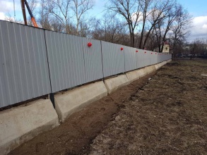 Забор на строительную площадку 80 метров фото цена под ключ