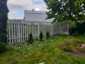 Забор из евроштакетника с забивными столбами 25 метров фото в Геленджике