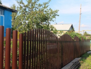 Забор из евроштакетника с утрамбовкой щебнем 48 метров фото в Геленджике