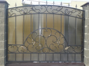 Кованые заборы с поликарбонатом 50 метров фото недорого под ключ
